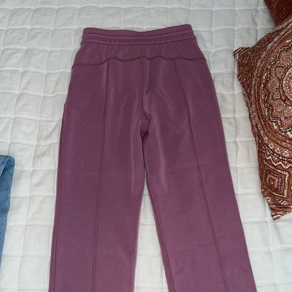 Lululemon Softstreme High-rise straight leg cropped pant - Picture 2 of 4